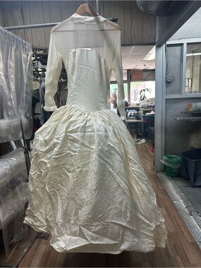 Source Unknown fabric satin brocade off white extra long tail  Wedding Dress